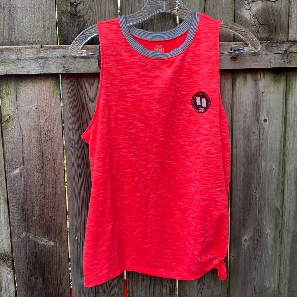 SO Athletic Top sz. L NWT